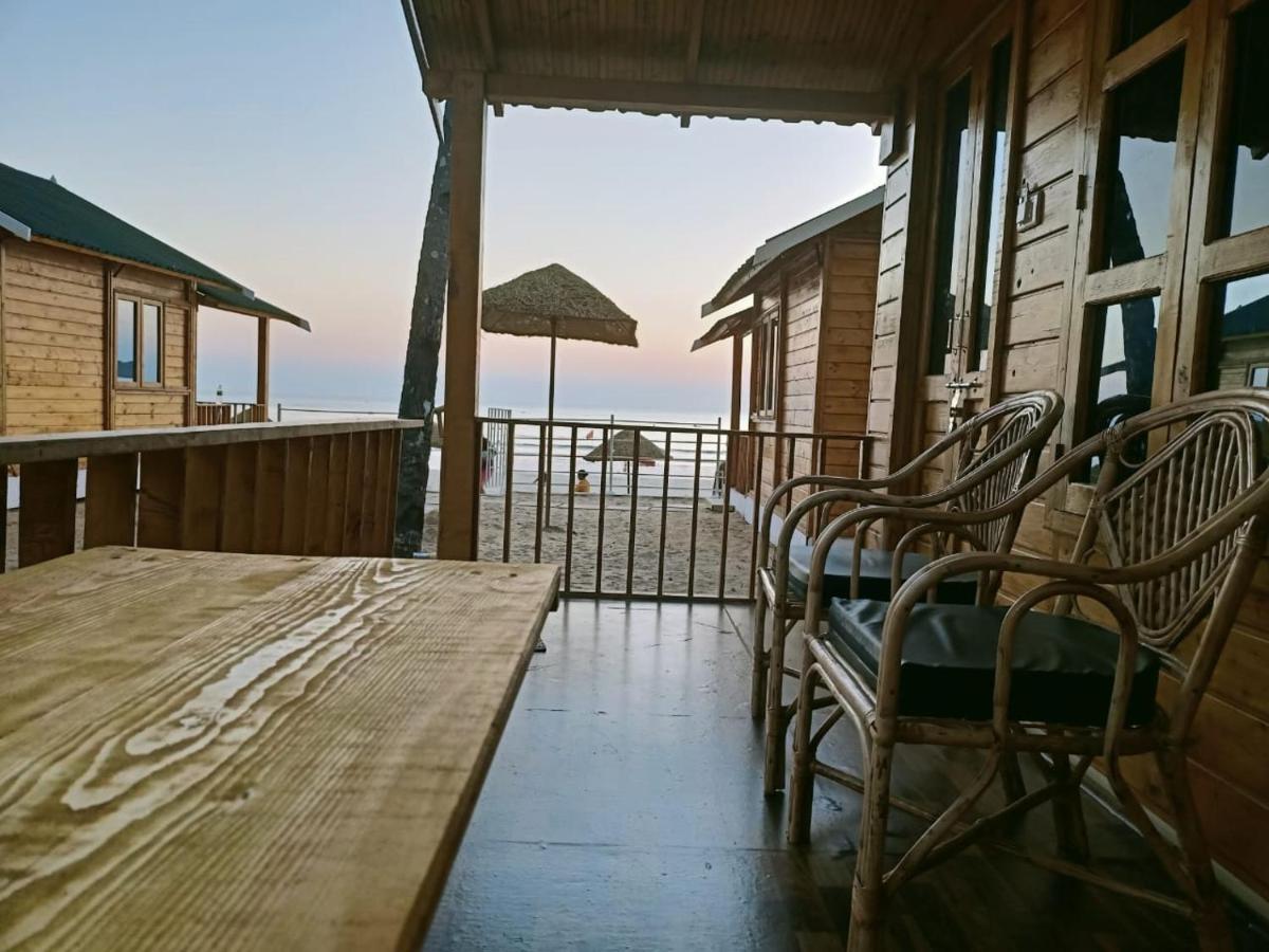 Next Ta Sea Hotel Палолем Екстериор снимка