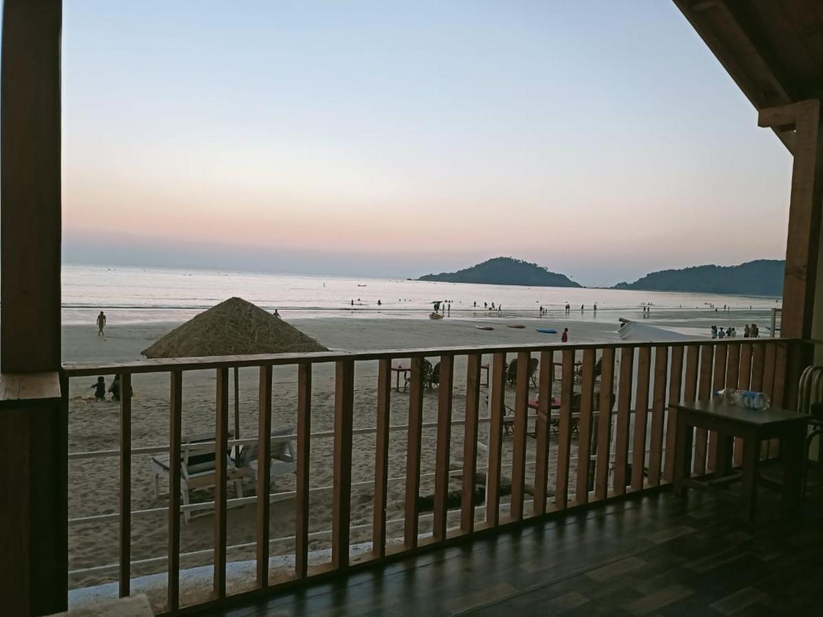 Next Ta Sea Hotel Палолем Екстериор снимка