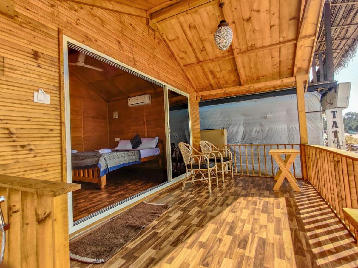 Next Ta Sea Hotel Палолем Екстериор снимка